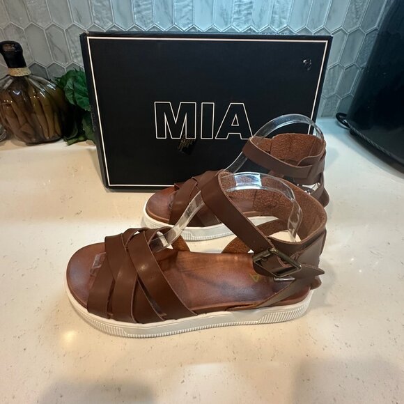Mia Womens Jolee Cognac PU Sandal Size 9M With Buckle Strap & Box - Picture 1 of 12